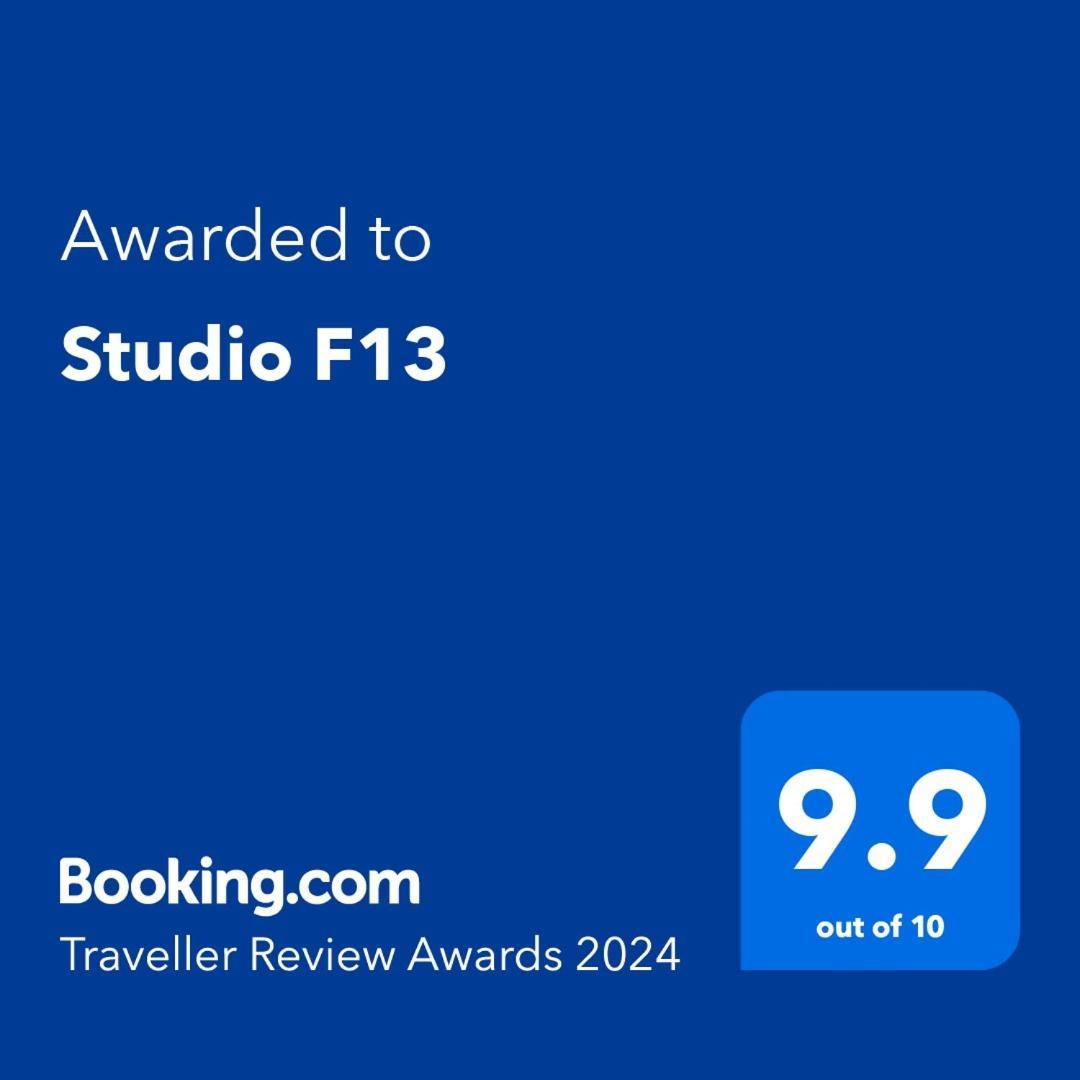 Studio F13 Toplita  Luaran gambar